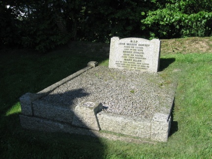 NW Section Gravestones_20100525_2149