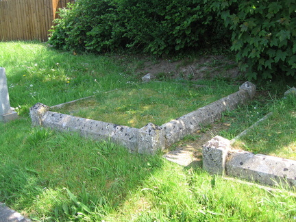 NE Section Gravestones_20100525_2233