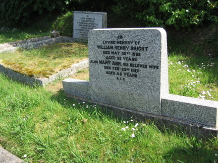 NE Section Gravestones_20100525_2236