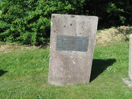 NW Section Gravestones_20100525_2152