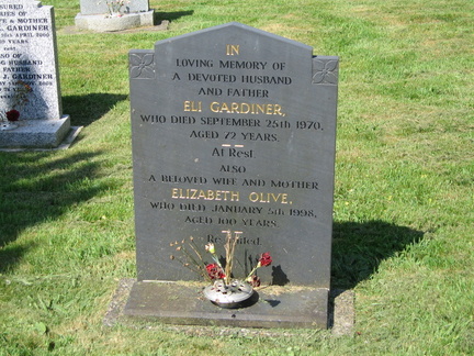 NW Section Gravestones_20100525_2196