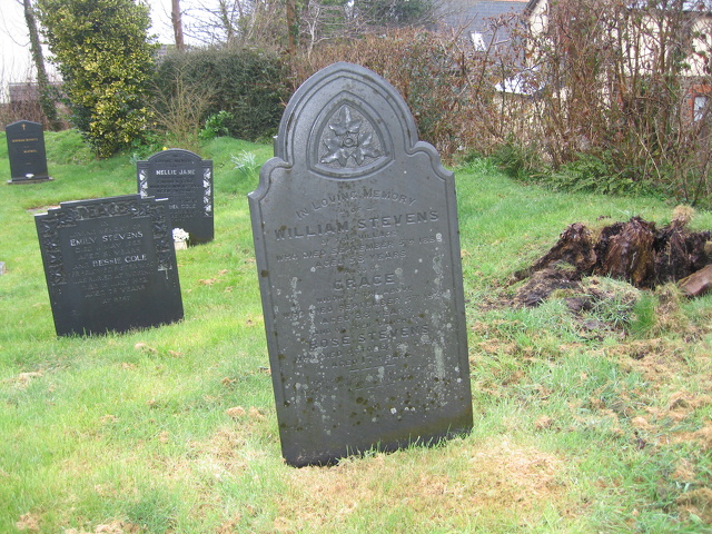 NW Section Gravestones_20100525_2194(a).JPG